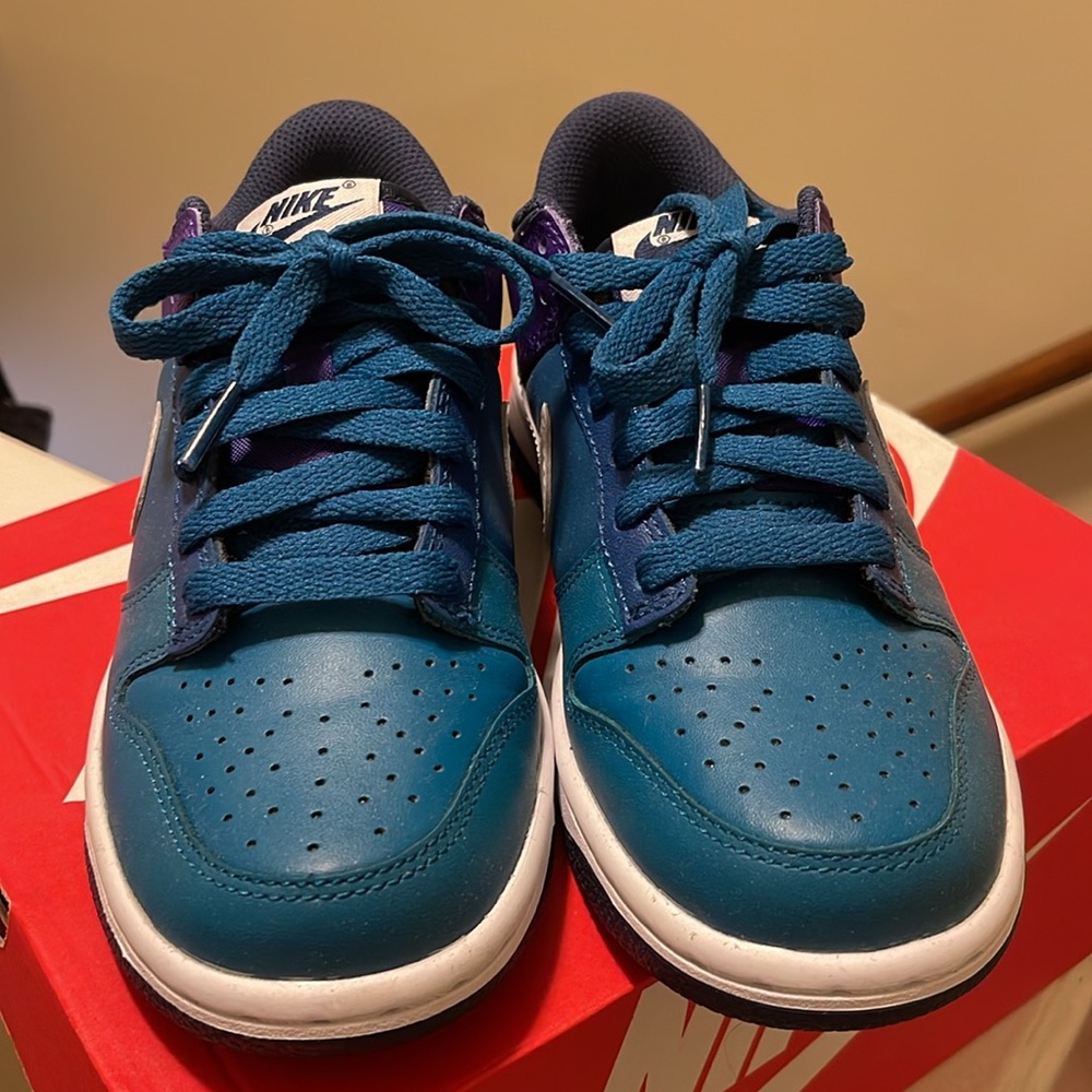 Nike Dunks - Picture 2 of 5